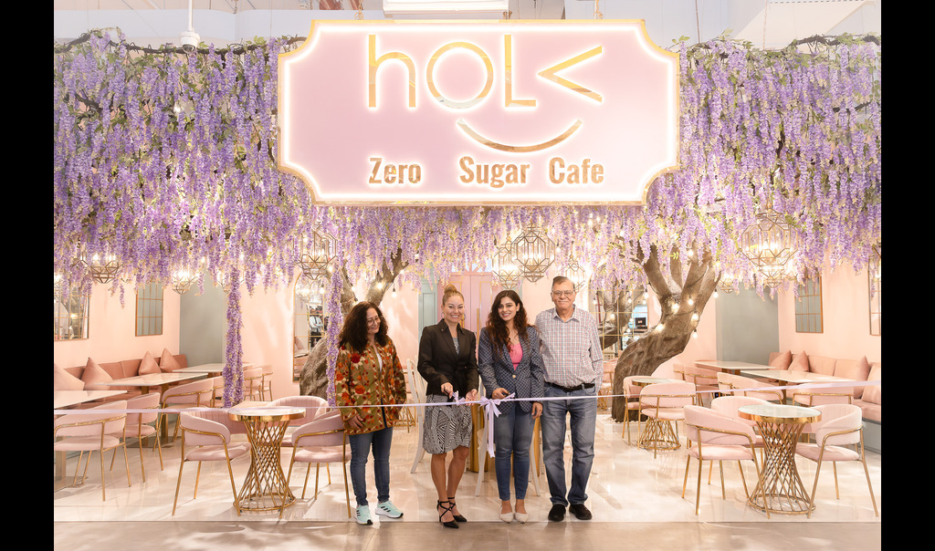 TIMES SQUARE CENTER – HOLA ZERO SUGAR CAFÉ